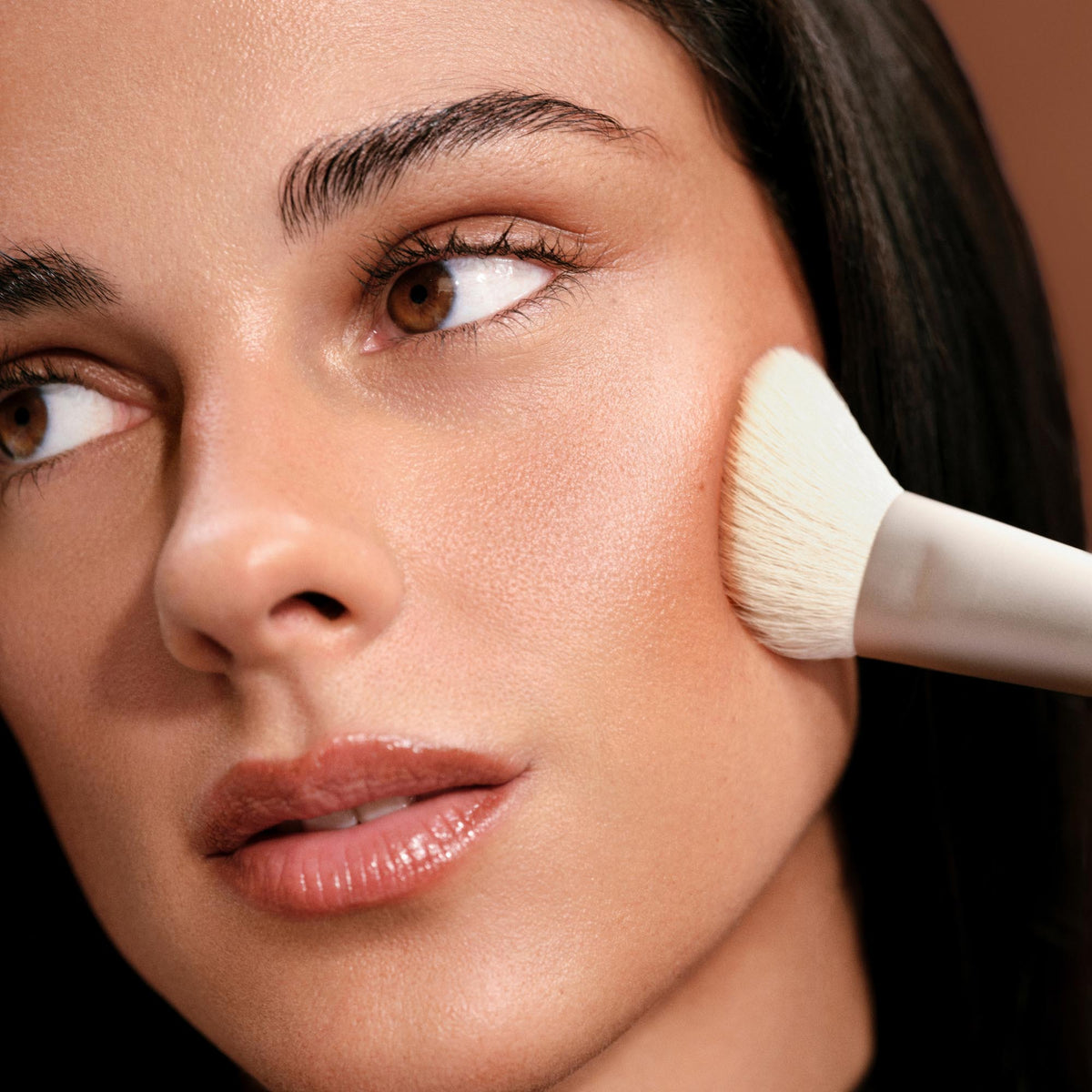 the-bronzer-brush-r4 Bronzer_Brush.jpg