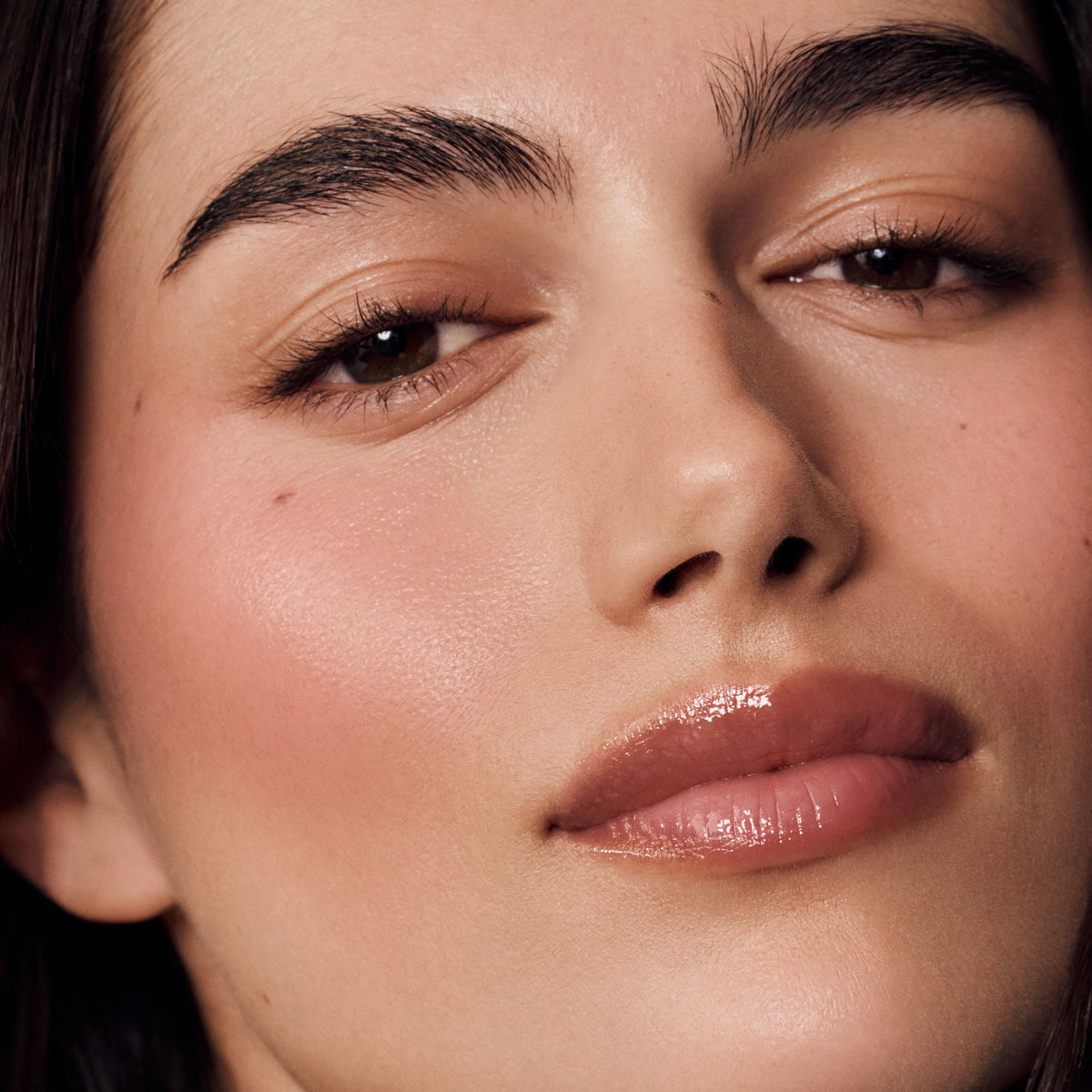 the-dewy-pink-set-z7 HOL25-Pink-Dewy-Set-Model-Pink-Sunset.jpg