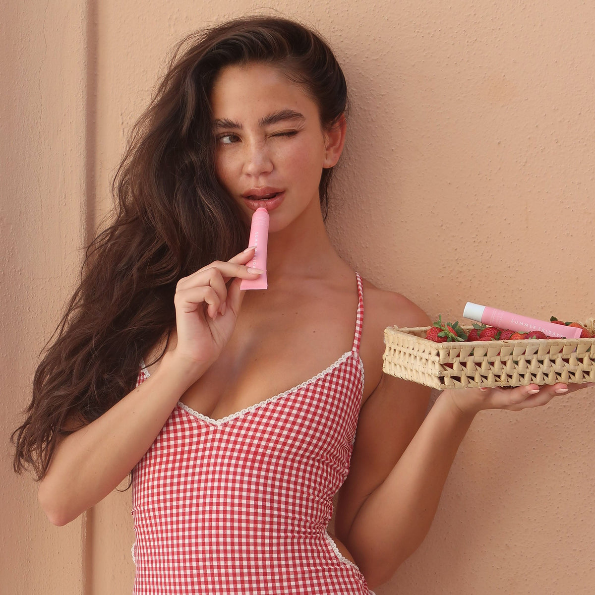 lip-butter-balm-strawberry-soft-serve-d7 LBBStrawberrySoftServe-Cristina.jpg