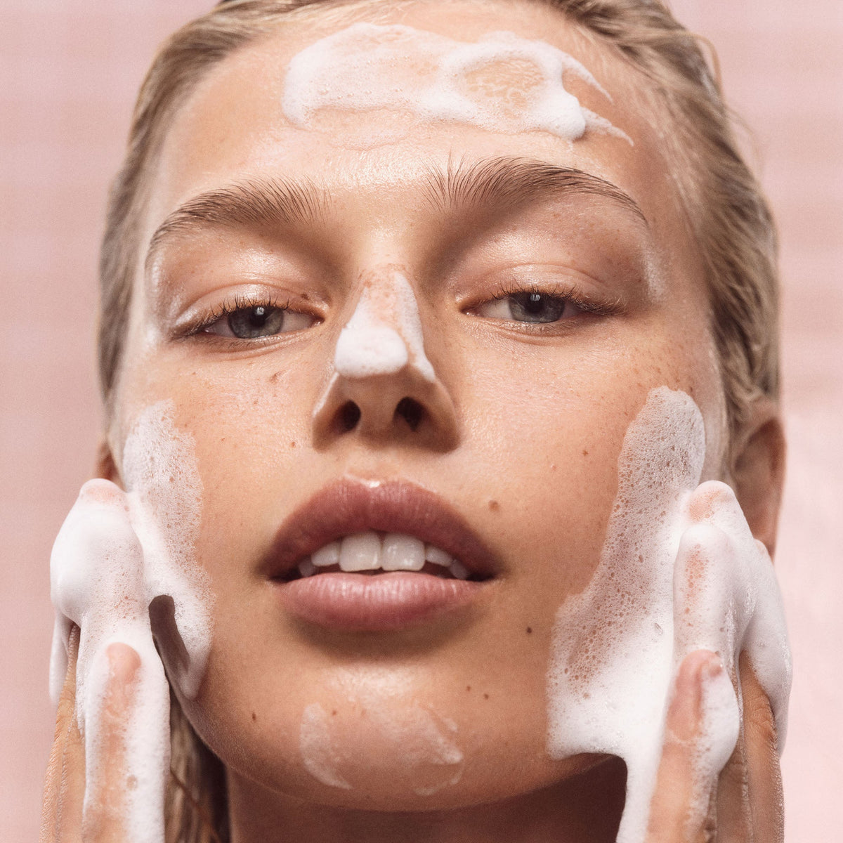 pink-dewtm-gel-cleanser-z2 Pinnk-Dew-4.jpg