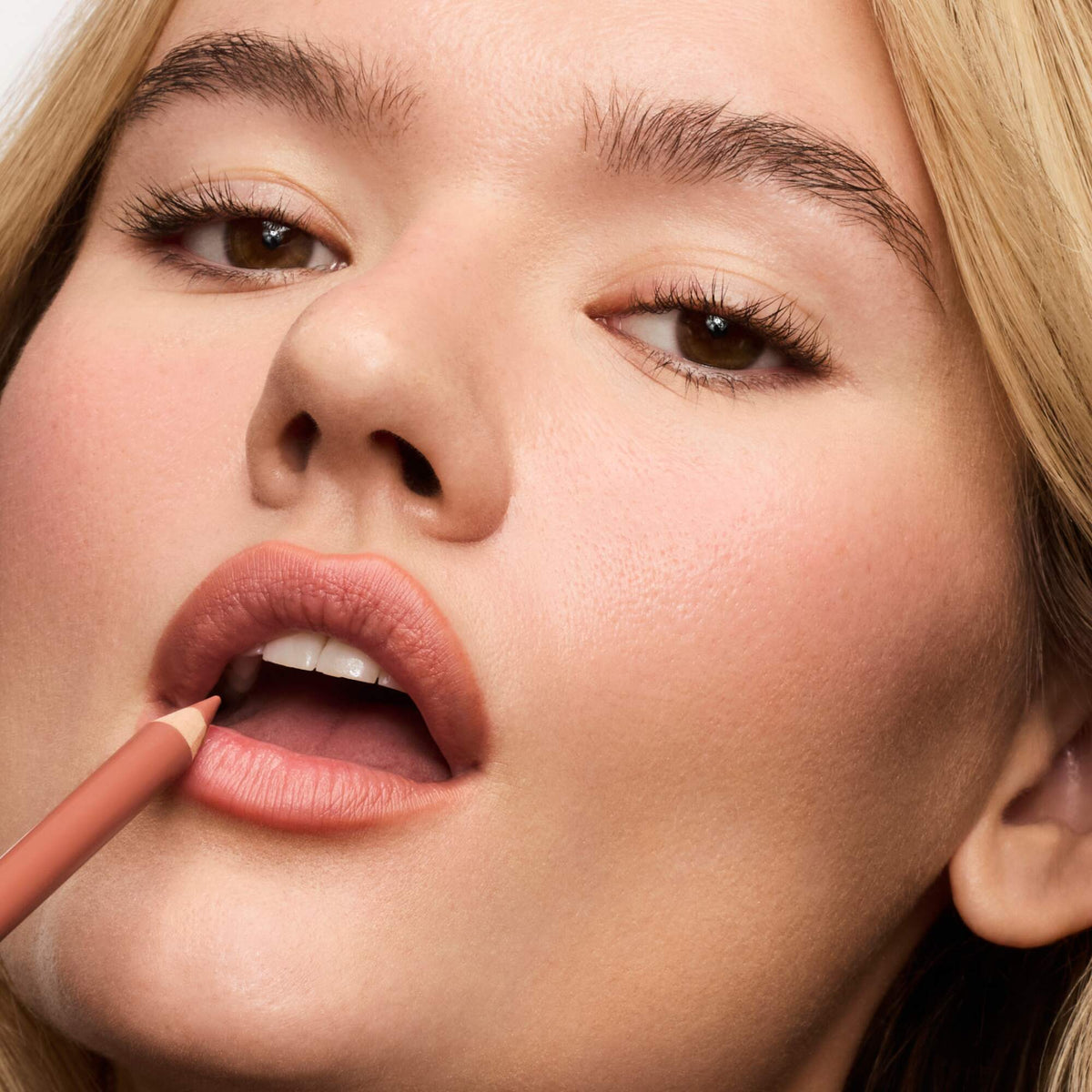 softline-lip-liner-latte-f6 SoftlineLipLiner_Latte_8.jpg